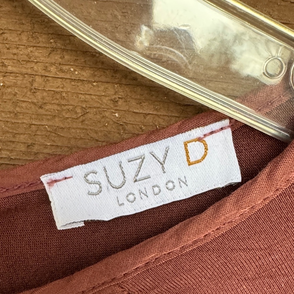 Suzy D Brown Satin Long Sleeve Top Made in Italy size Small - Picture 2 of 5
